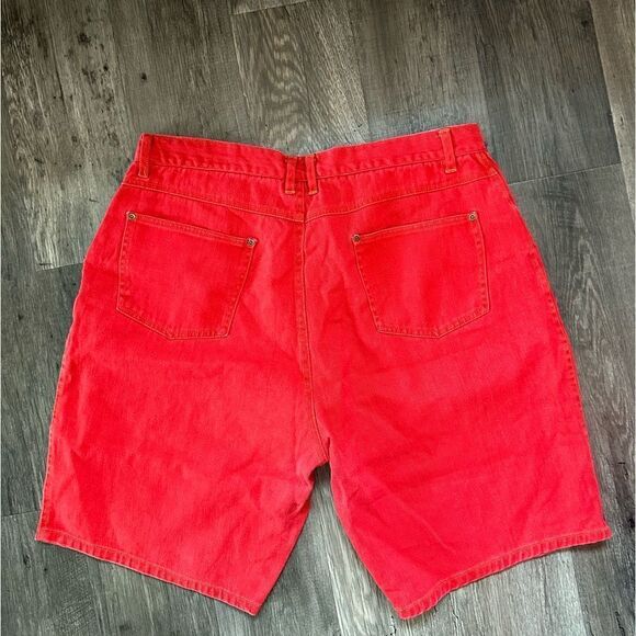 VINTAGE 1990S WALT DISNEY MICKEY MOUSE RED DENIM SHORTS SIZE 40 - Picture 4 of 4